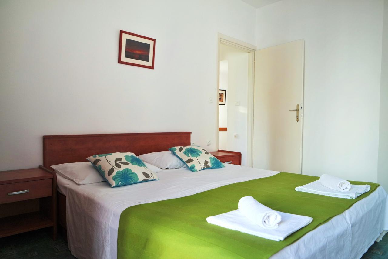 Novalja And Fun Apartment Exterior photo